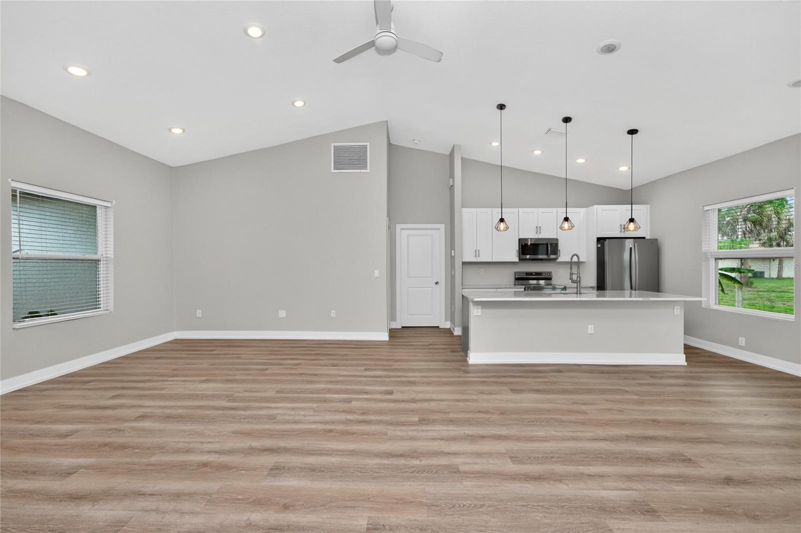 ROTONDA LAKES - Residential