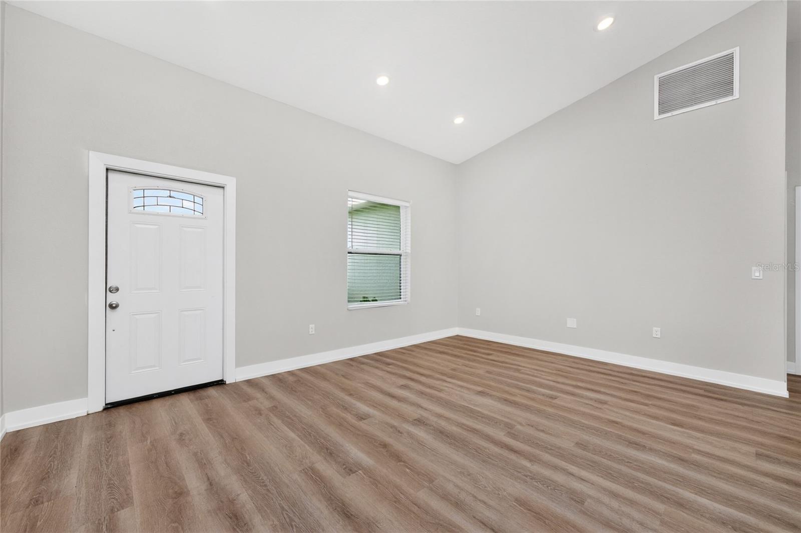 ROTONDA LAKES - Residential