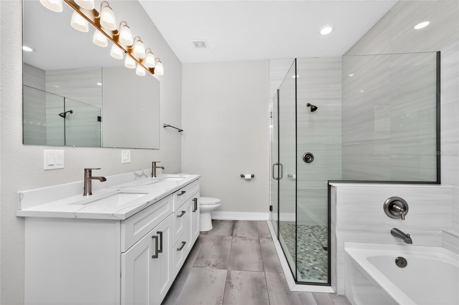 ROTONDA LAKES - Residential