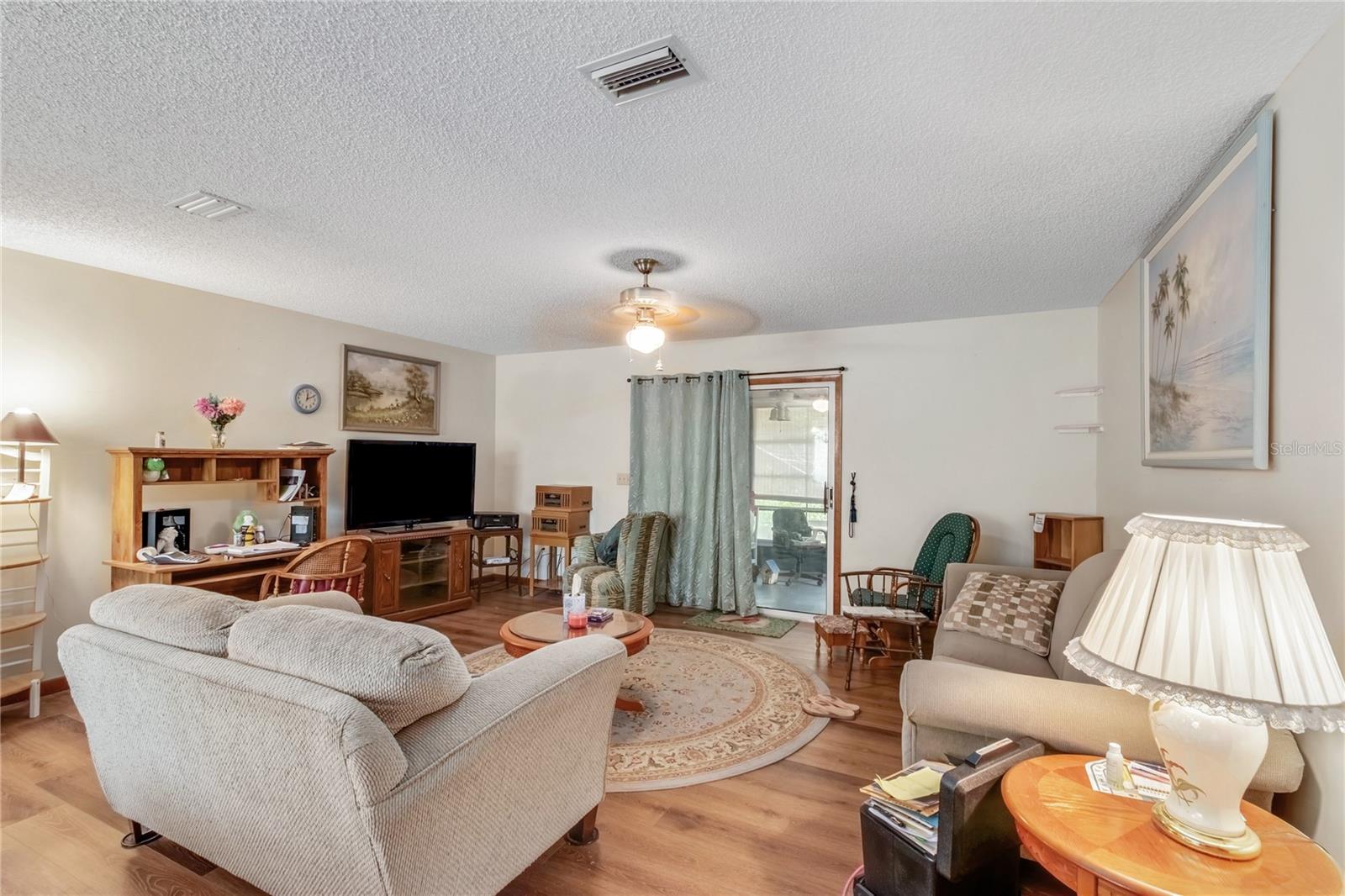PALM CAY - Residential