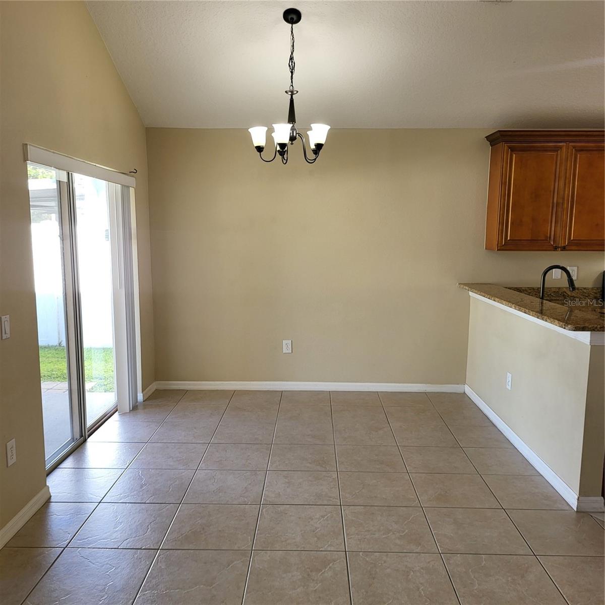 GRAND OAKS PH 02 UNIT 01 02 - Residential Lease