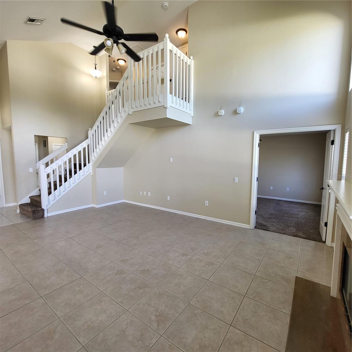 GRAND OAKS PH 02 UNIT 01 02 - Residential Lease