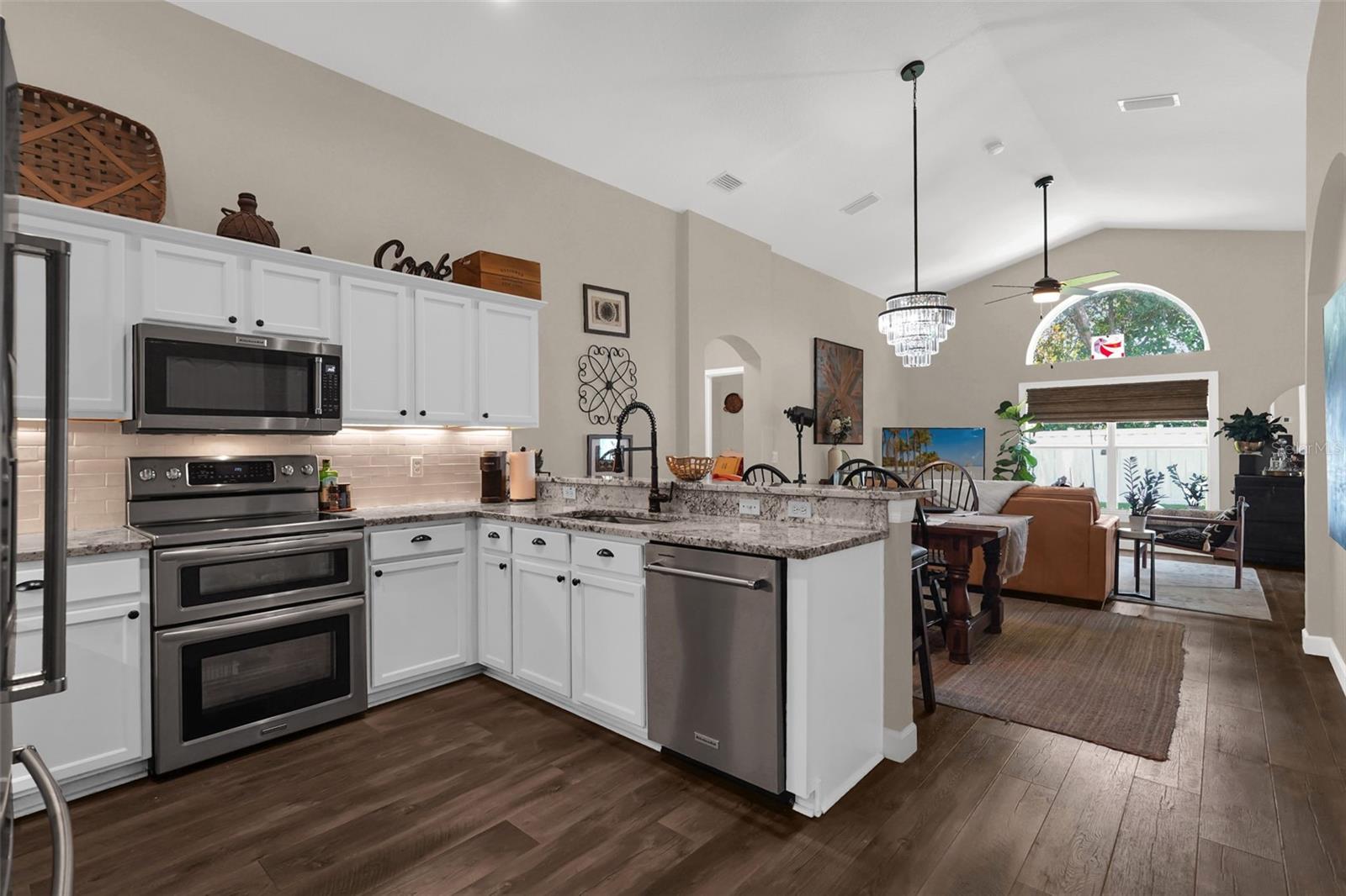 ROYAL OAKS - Residential