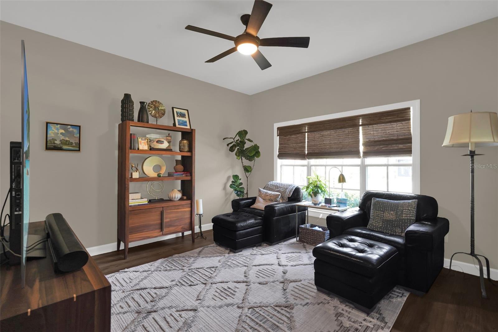 ROYAL OAKS - Residential