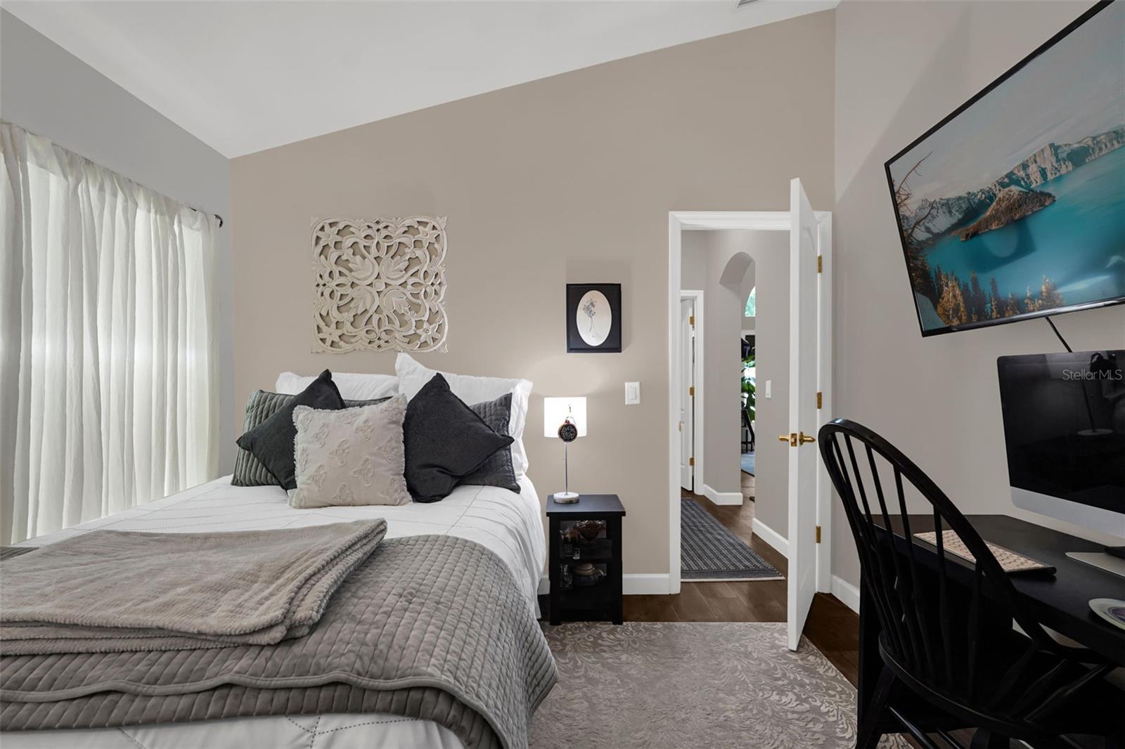 ROYAL OAKS - Residential