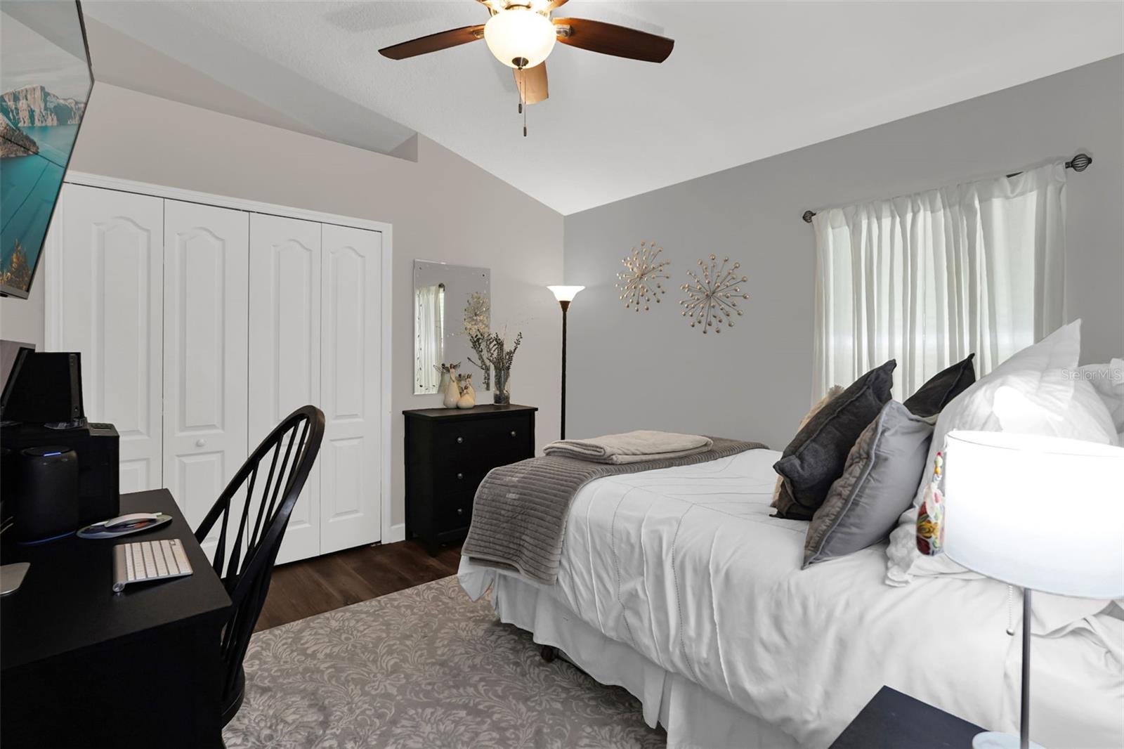 ROYAL OAKS - Residential