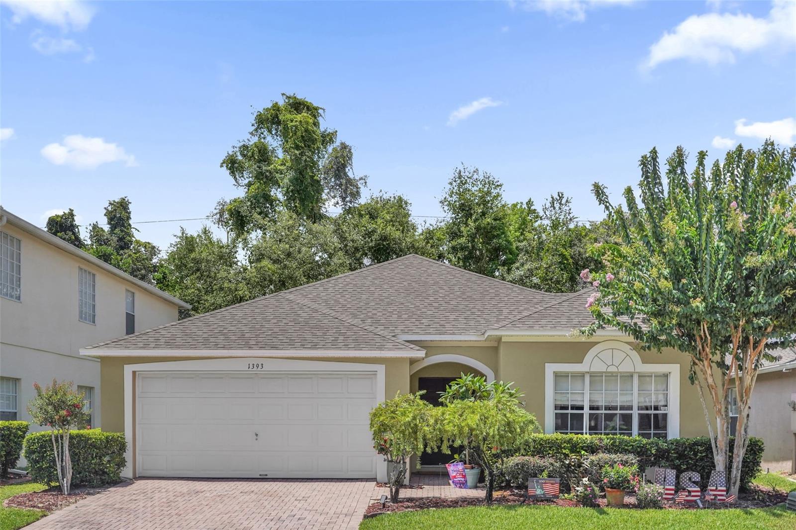 Welcome home to Royal Oaks! This beautifully renovated 3BR/2BA split-plan home is move-in ready, featuring brand new paint throughout, new gorgeous luxury laminate flooring, fully renovated bathrooms, and brand new appliances. New roof (2021) for added peace of mind. Located in the sought-after gated community of Royal Oaks, enjoy a sparkling community pool plus an HOA that covers lawn mowing, manicuring, and outside pest control. Low-maintenance living at its finest — don't miss this one!
