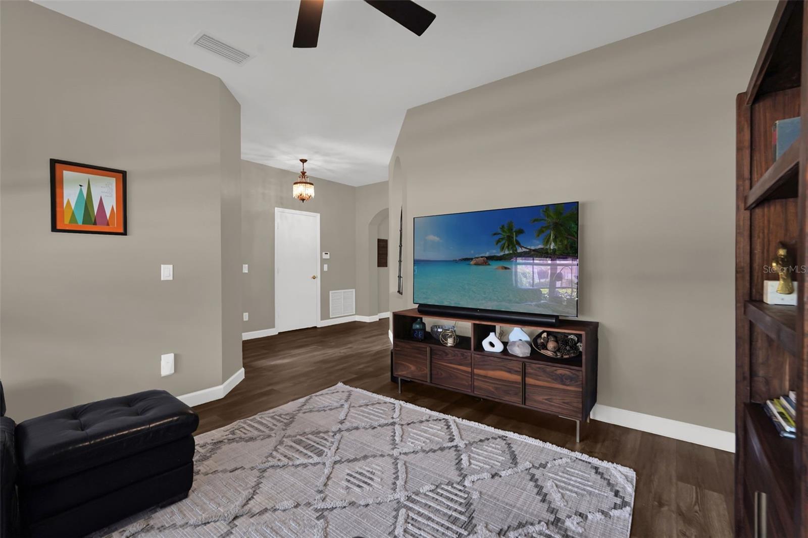 ROYAL OAKS - Residential