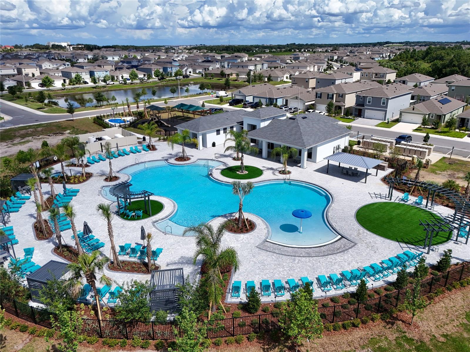 CASCADES PHASES - Residential Lease