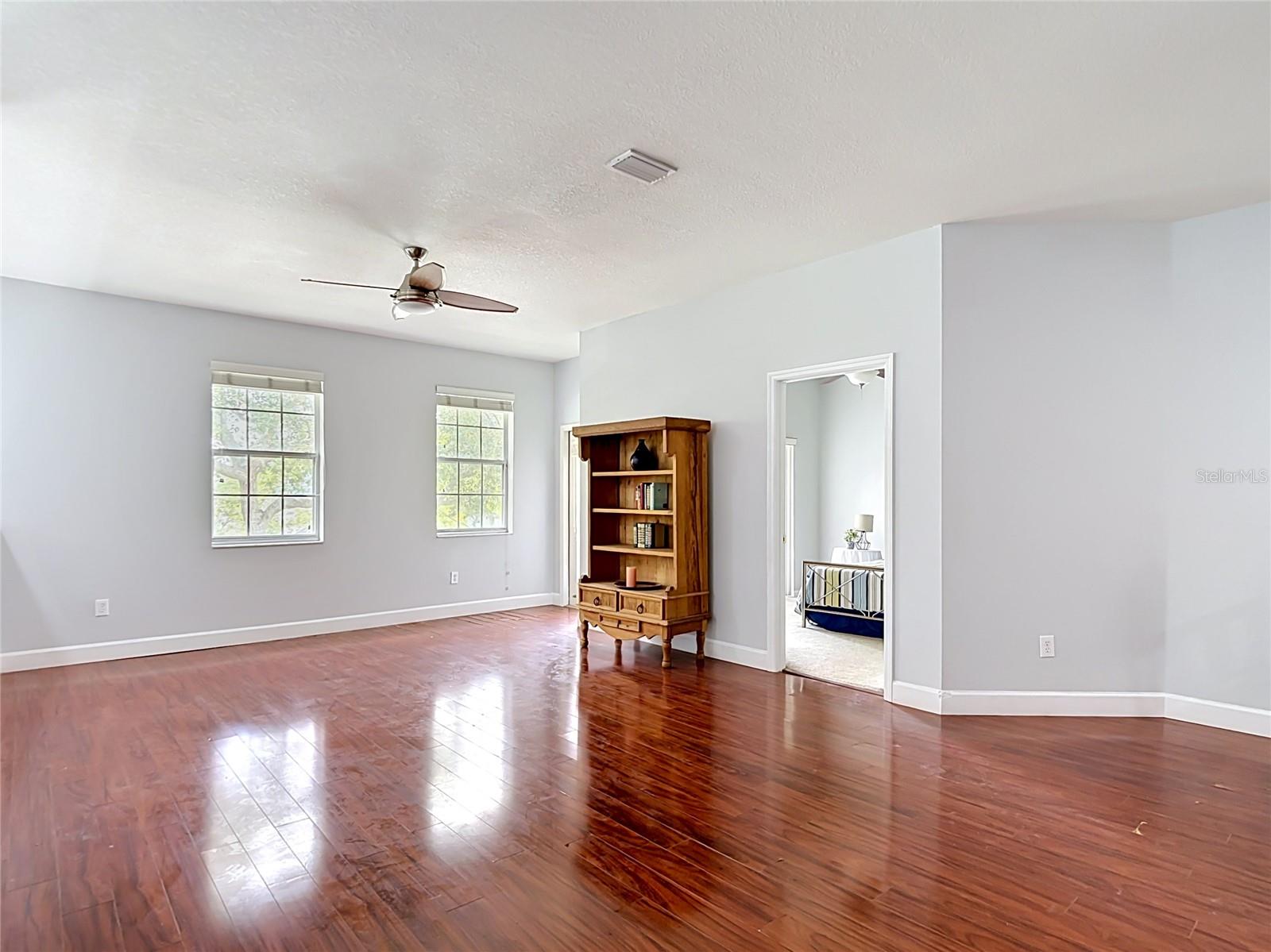 WORTHINGTON AT WEST PARK VILLA - Residential