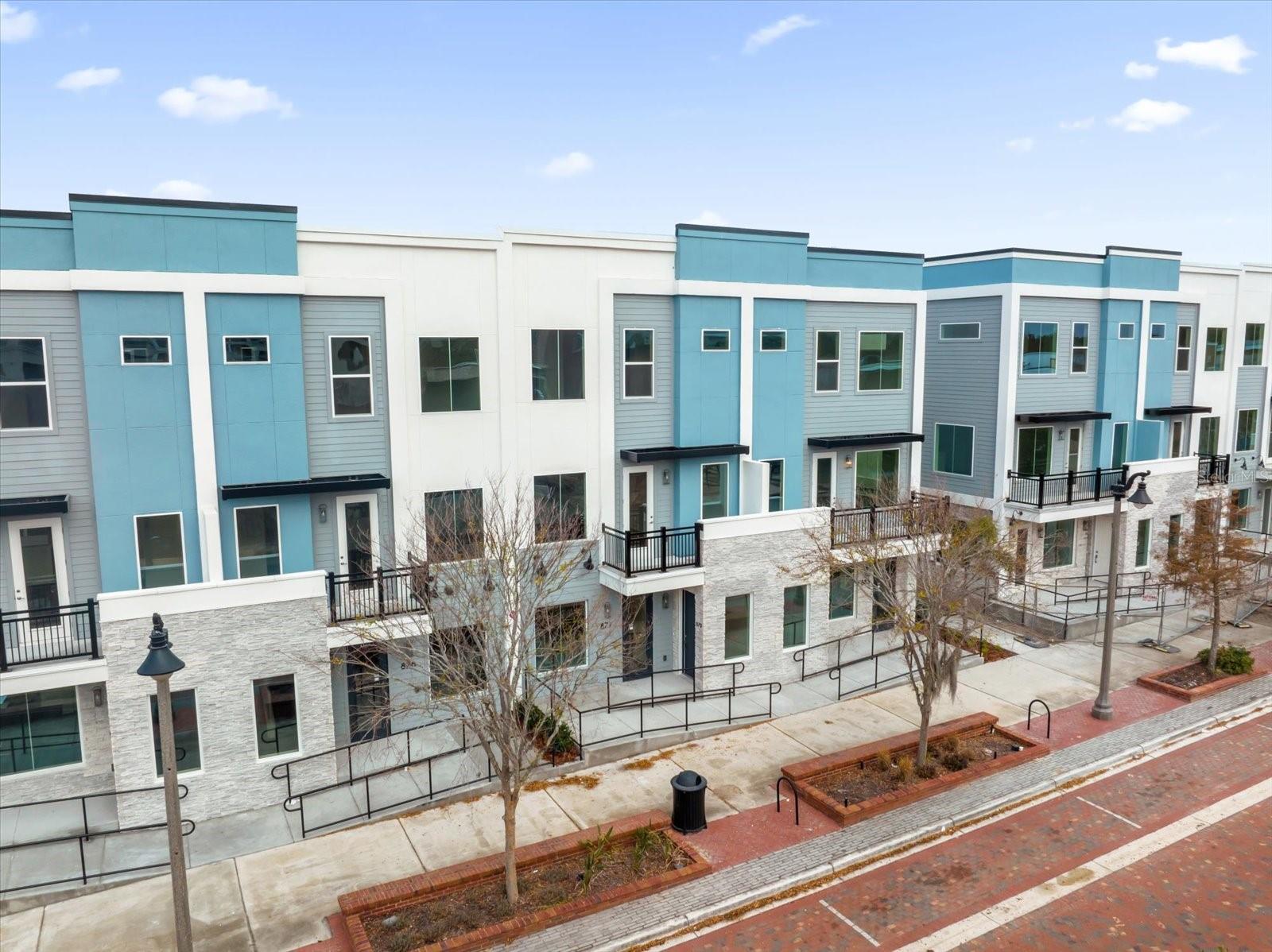 TOWNHOMES AT CITY PLACE - Residential Lease