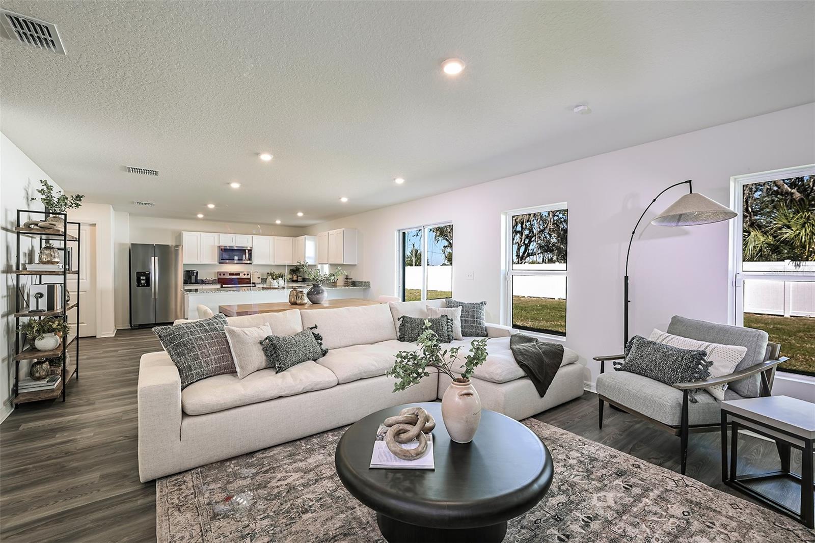 GRAND OAKS ON LAKE DAMON - Residential