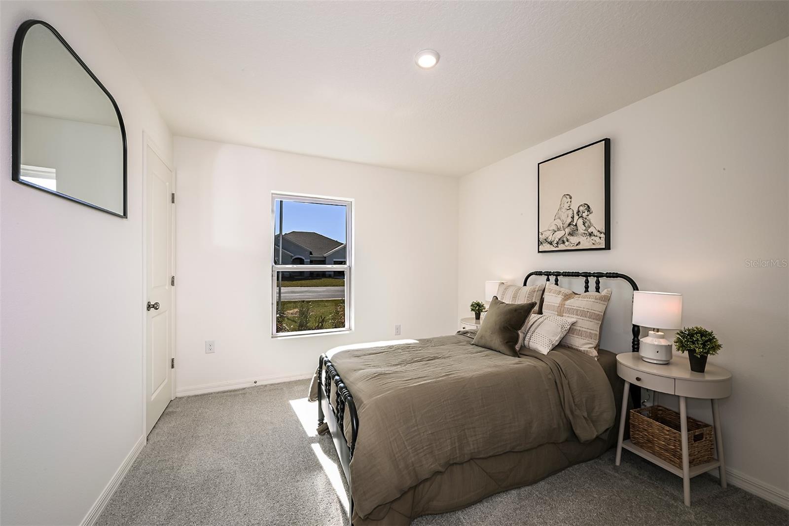 GRAND OAKS ON LAKE DAMON - Residential
