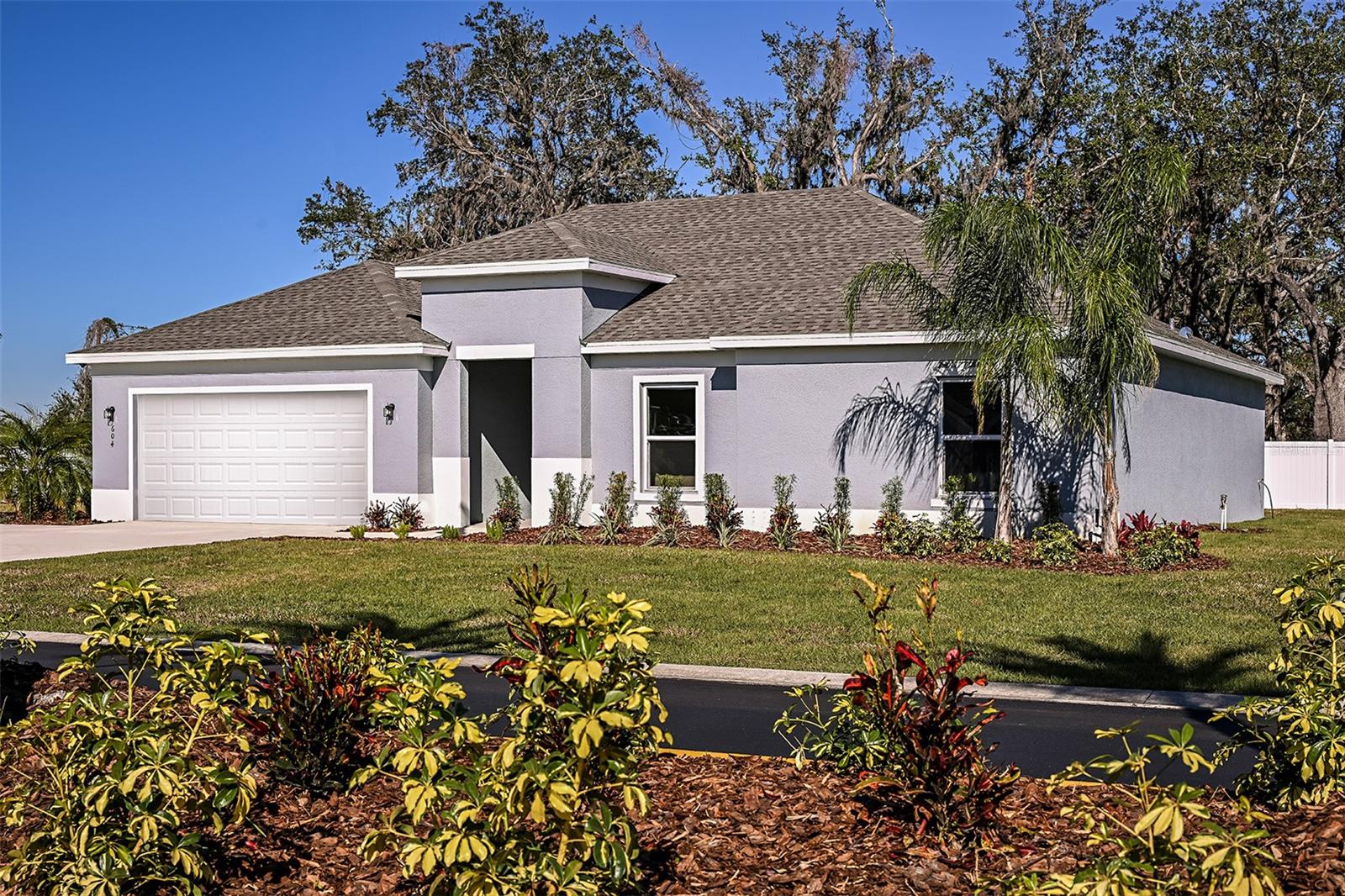GRAND OAKS ON LAKE DAMON - Residential