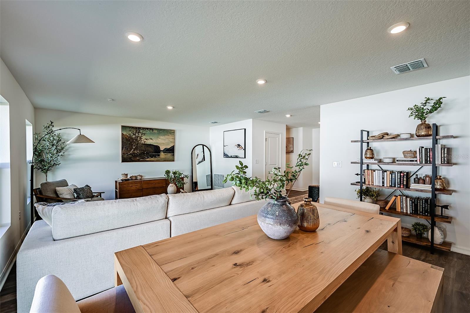 GRAND OAKS ON LAKE DAMON - Residential