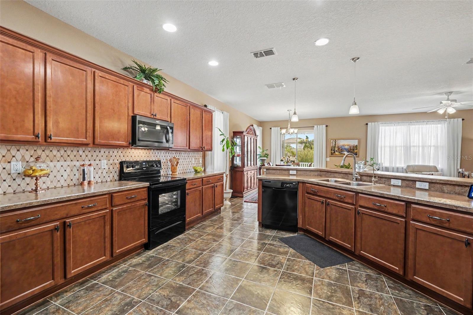 TANGLEWOOD PRESERVE - Residential