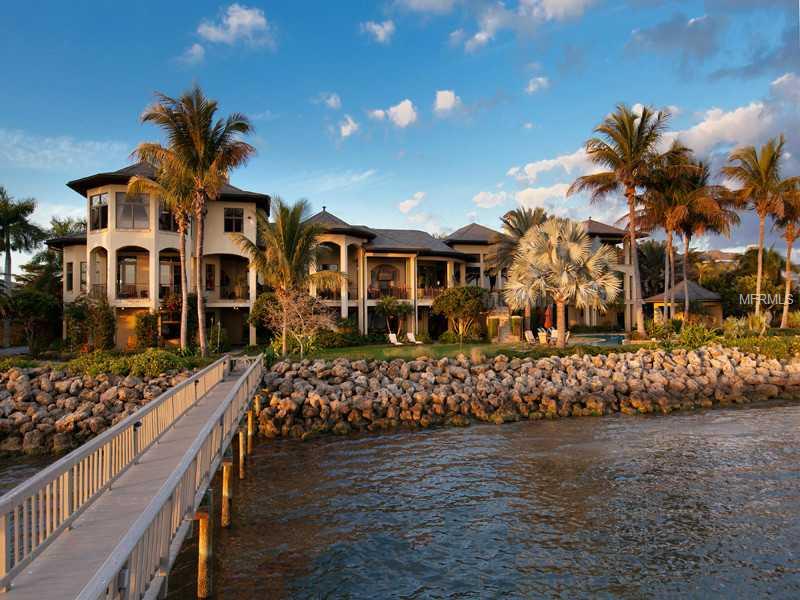 SAPPHIRE SHORES - Residential