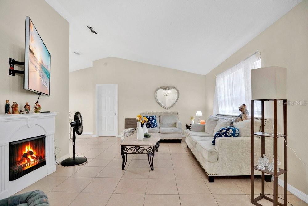 DELTONA LAKES UNIT 27 - Residential