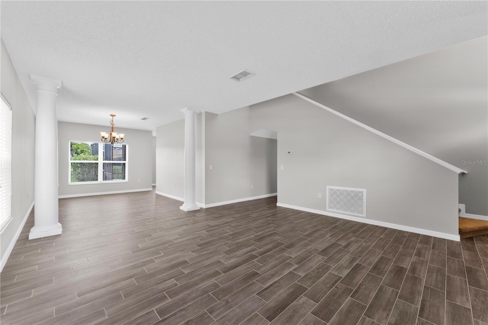 DAHLIA RESERVE AT CRESCENT LAKES - Residential Lease