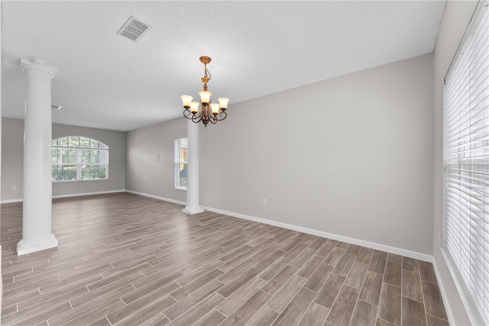 DAHLIA RESERVE AT CRESCENT LAKES - Residential Lease