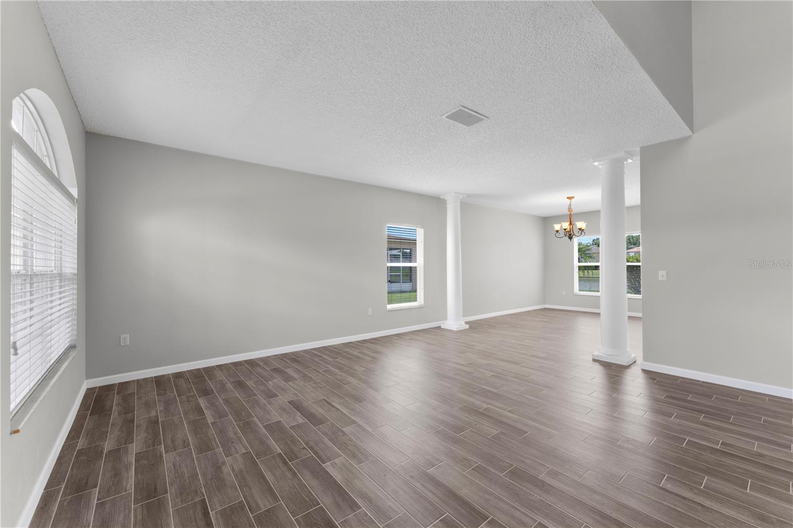 DAHLIA RESERVE AT CRESCENT LAKES - Residential Lease