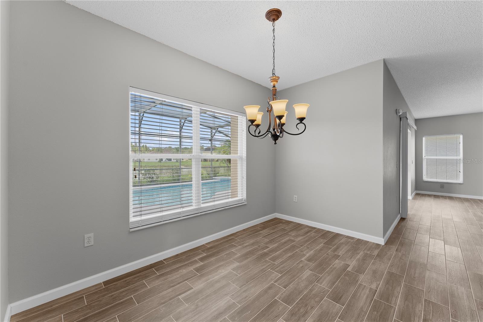 DAHLIA RESERVE AT CRESCENT LAKES - Residential Lease