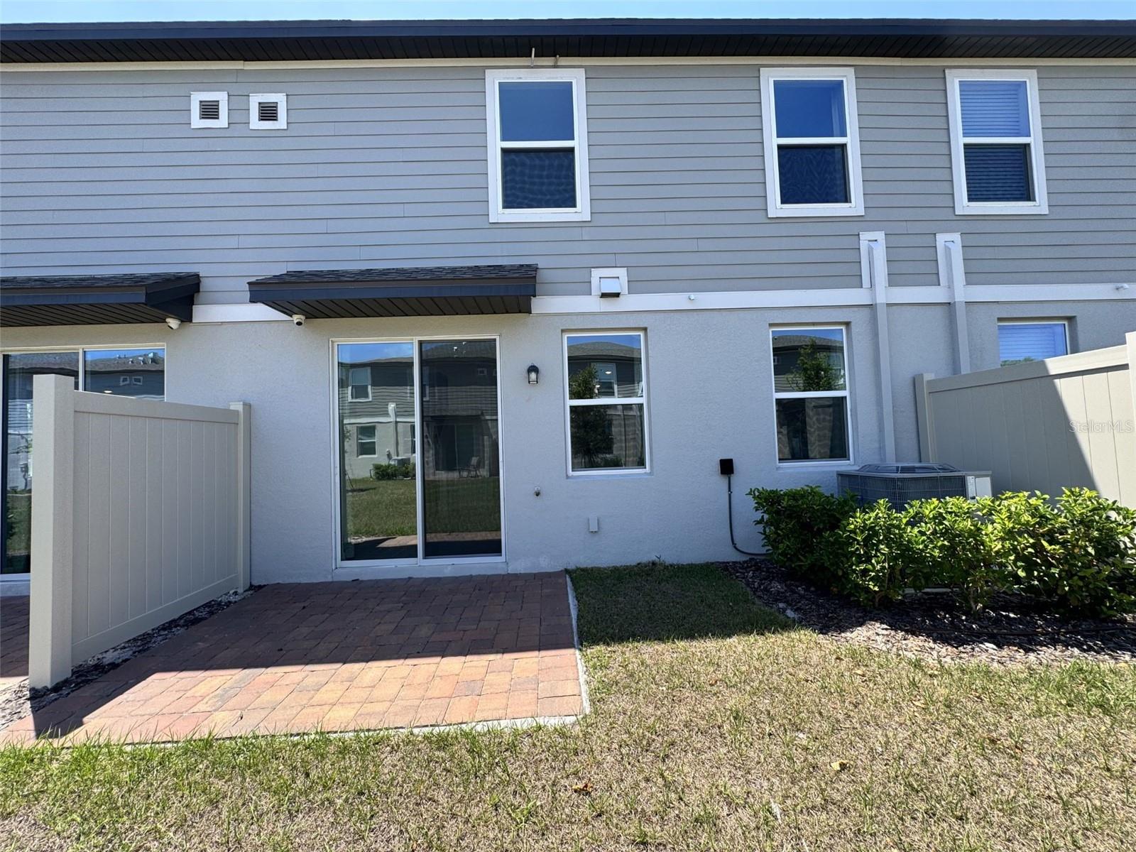 THE MEADOW AT CROSSPRAIRIE - Residential Lease
