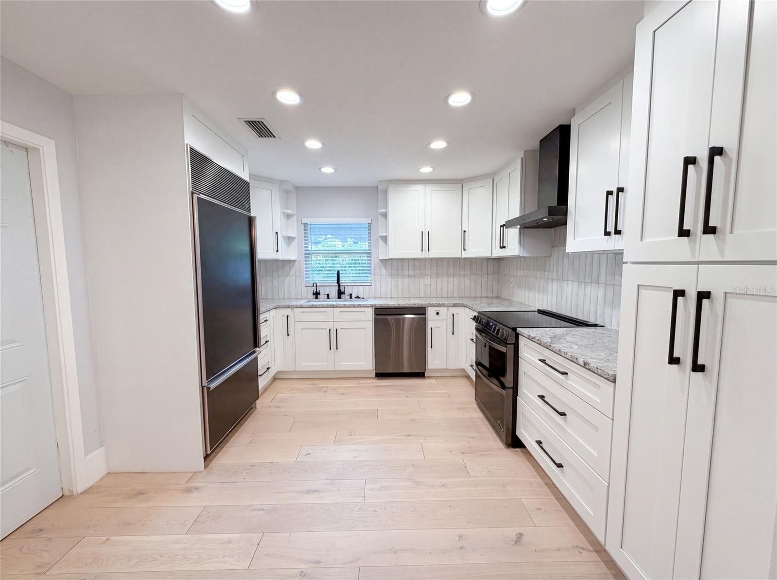 DESOTO LAKES COUNTRY CLUB COLONY 5 - Residential