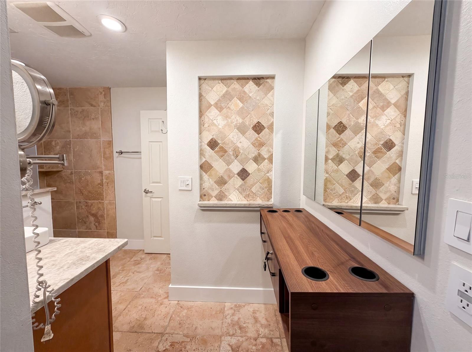 DESOTO LAKES COUNTRY CLUB COLONY 5 - Residential