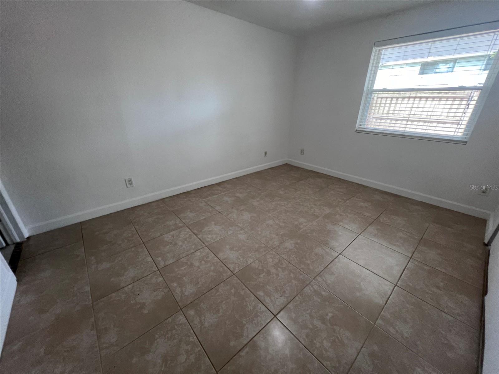 THE HAMPTONS AT BRANDON A CONDO - Residential Lease