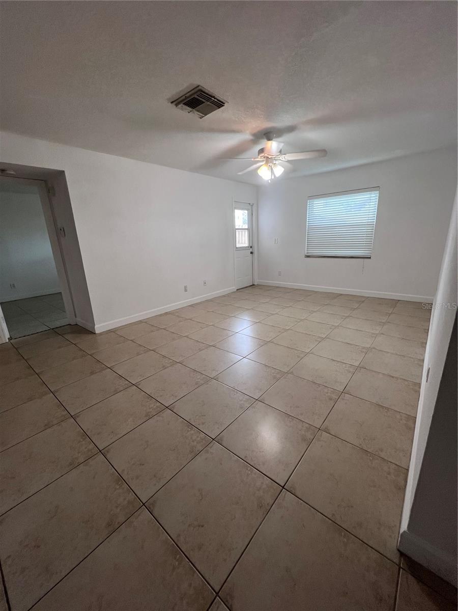 THE HAMPTONS AT BRANDON A CONDO - Residential Lease