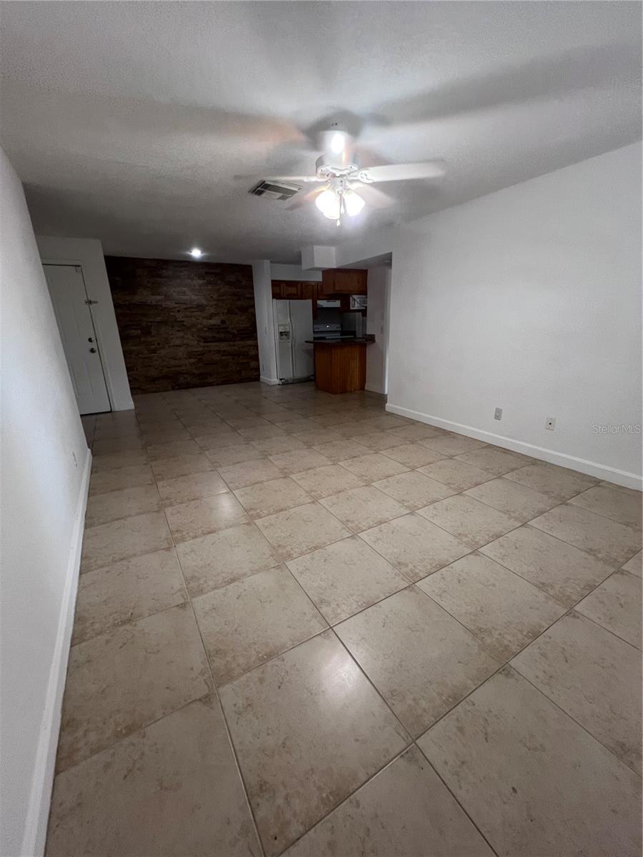 THE HAMPTONS AT BRANDON A CONDO - Residential Lease