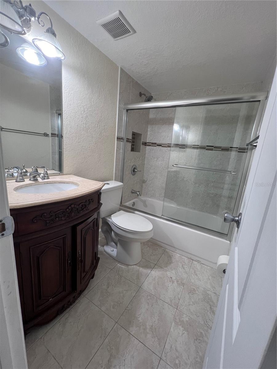 THE HAMPTONS AT BRANDON A CONDO - Residential Lease