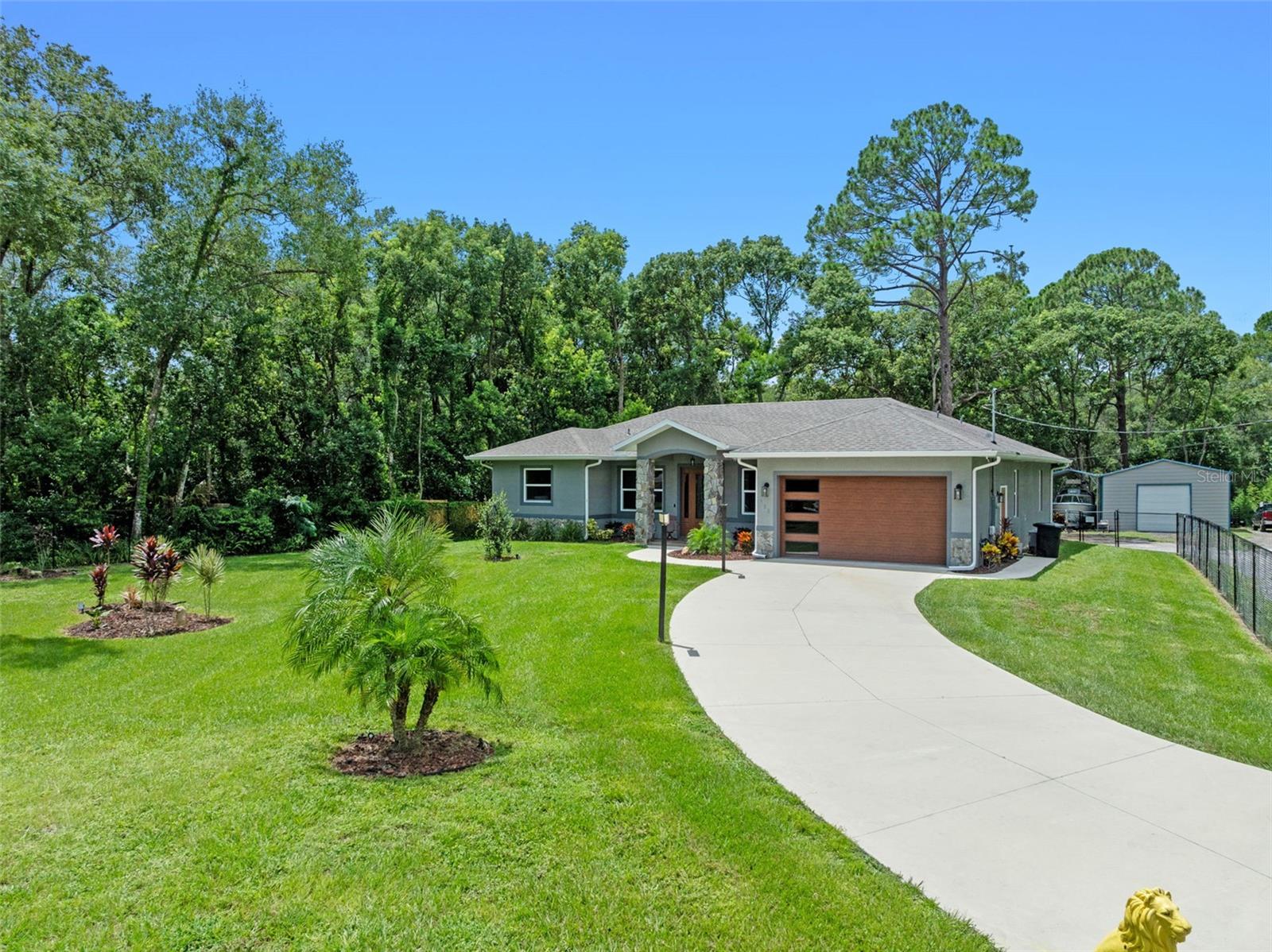 LAKE HELEN - Residential