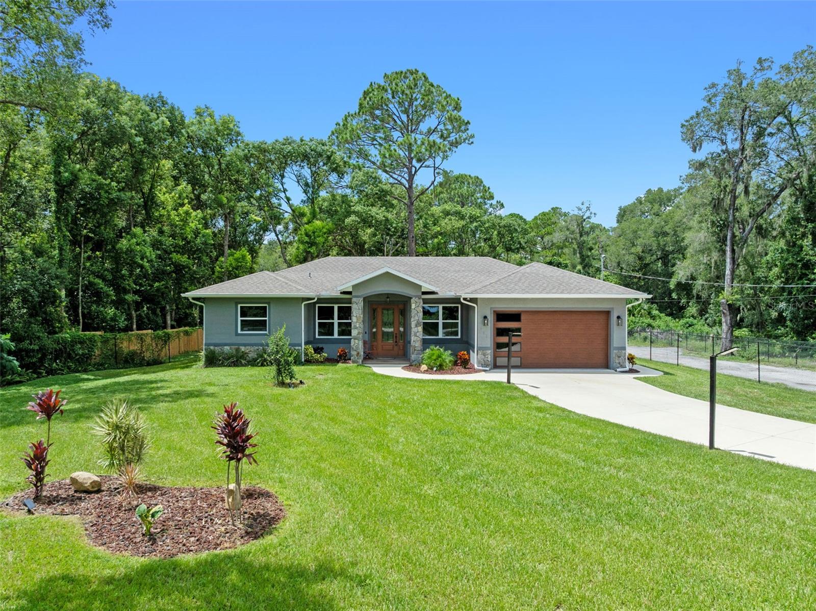 LAKE HELEN - Residential