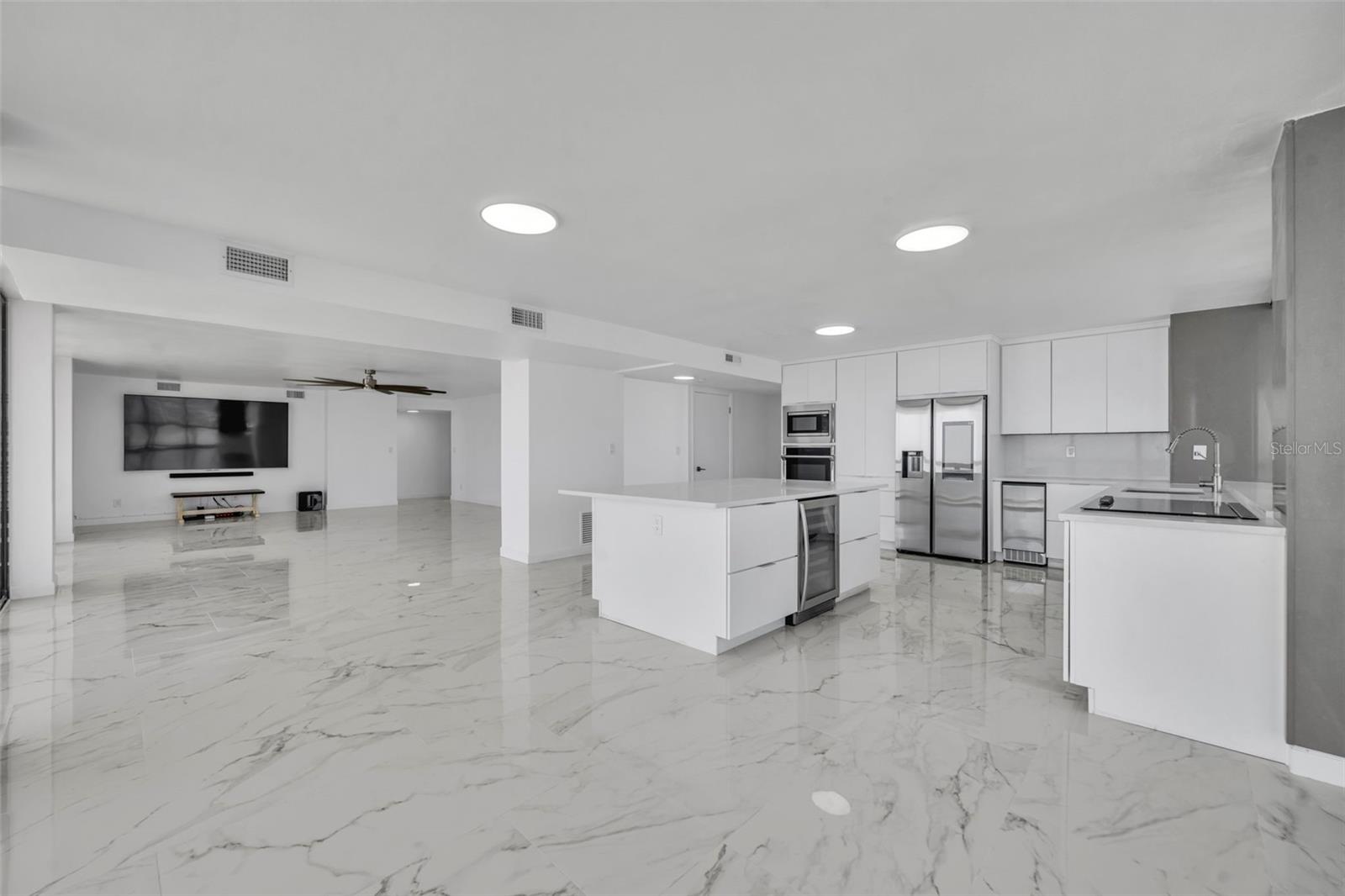 DAYTONA BEACH ALIKI TOWER PT UNIT S CONDO - Residential Lease