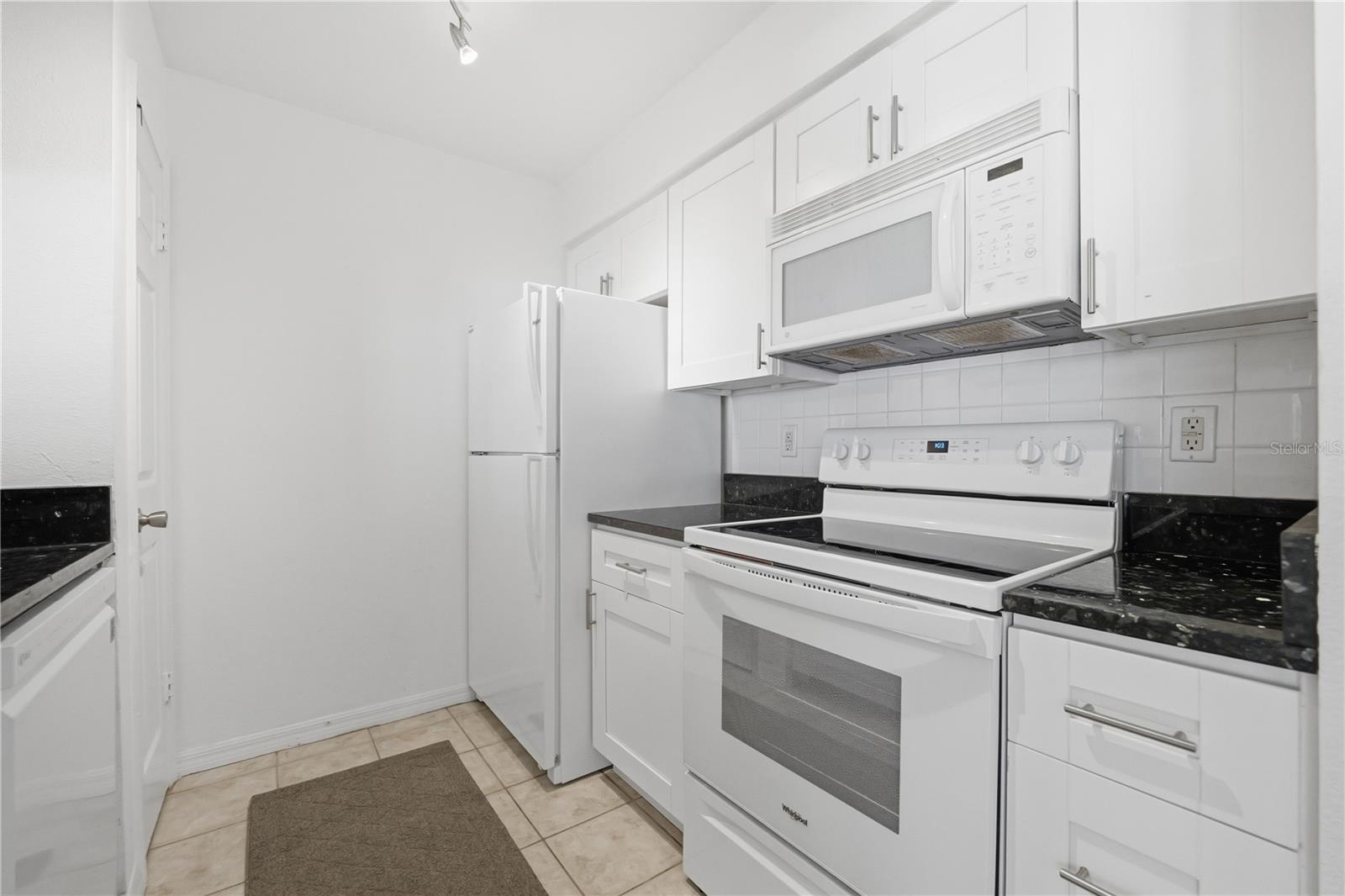 667 | HYDE PARK PLACE II A CONDOMINIUM - Residential