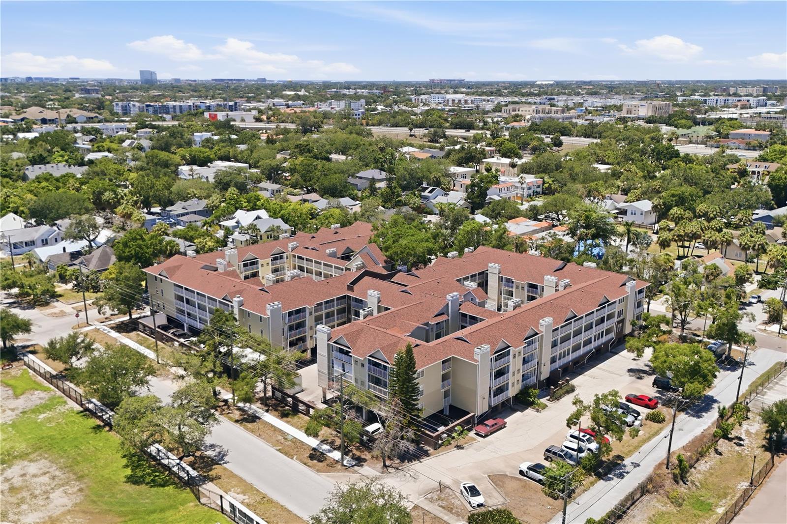 667 | HYDE PARK PLACE II A CONDOMINIUM - Residential