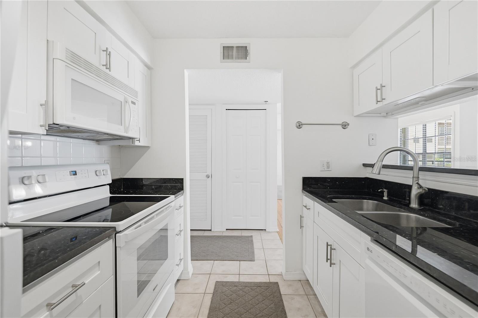 667 | HYDE PARK PLACE II A CONDOMINIUM - Residential