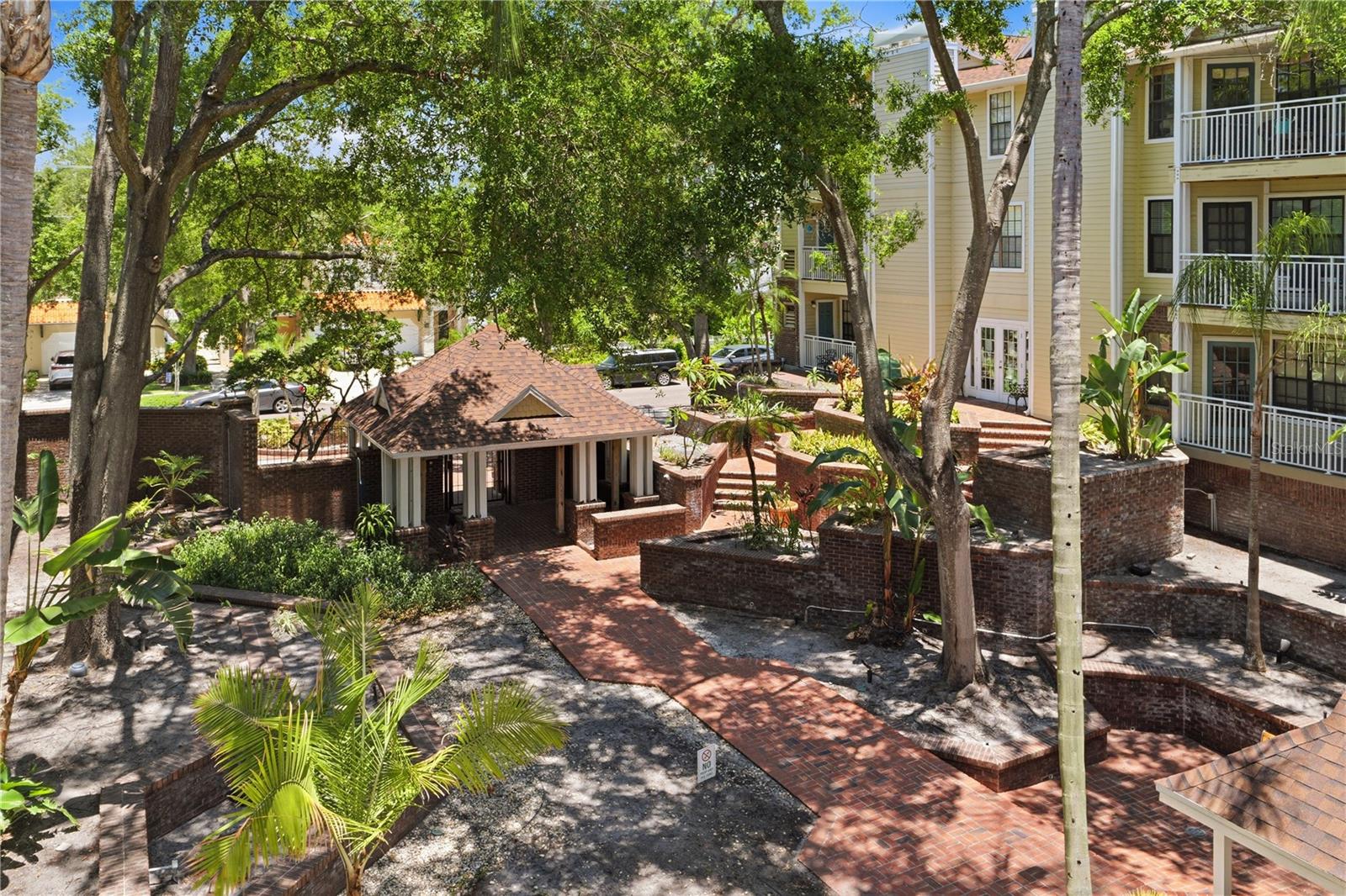 667 | HYDE PARK PLACE II A CONDOMINIUM - Residential