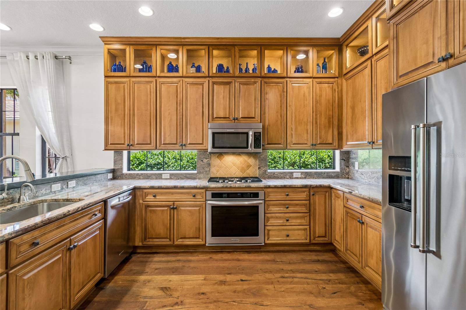 WESTSHORE YACHT CLUB PH 1 - Residential