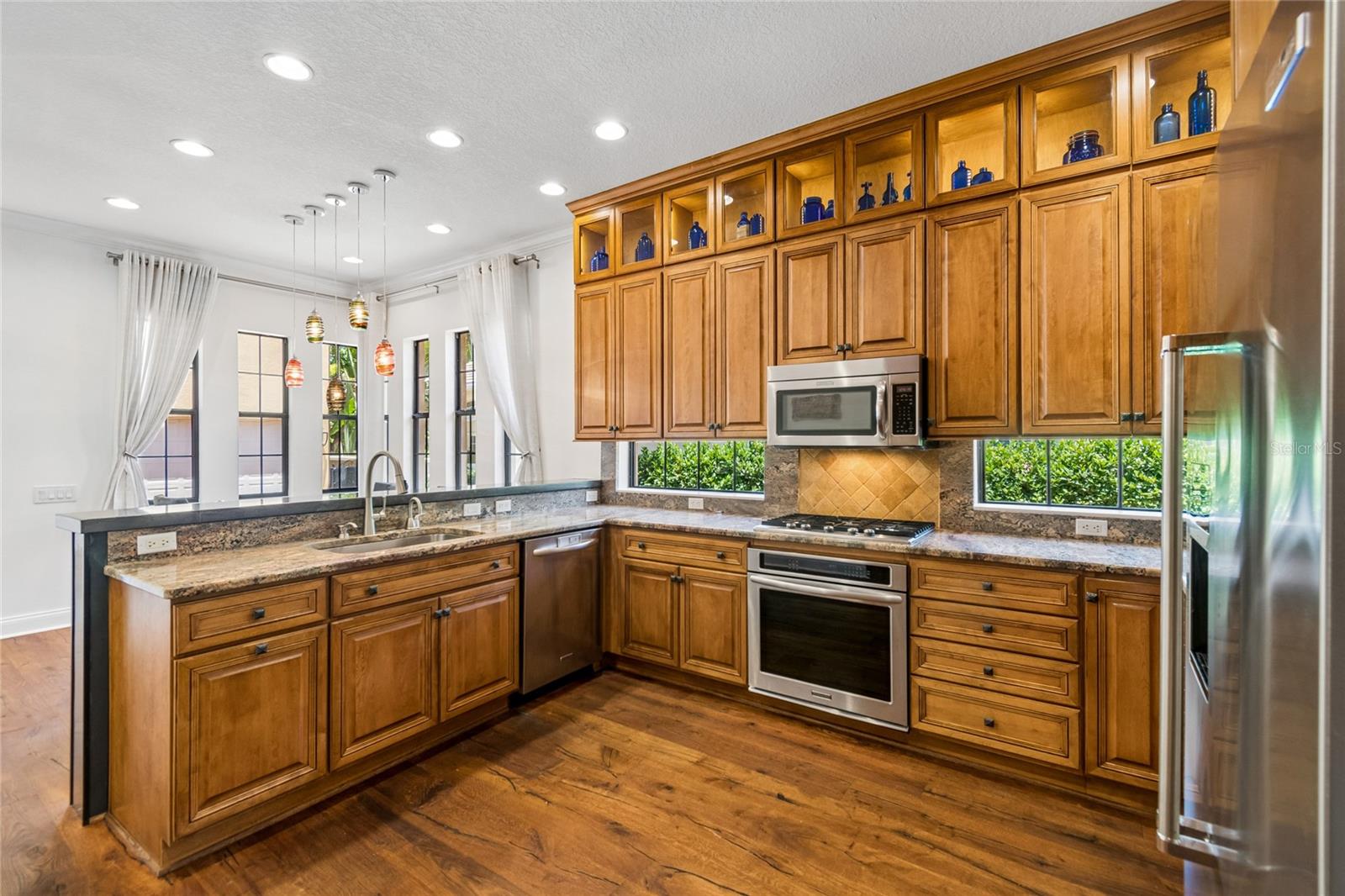 WESTSHORE YACHT CLUB PH 1 - Residential