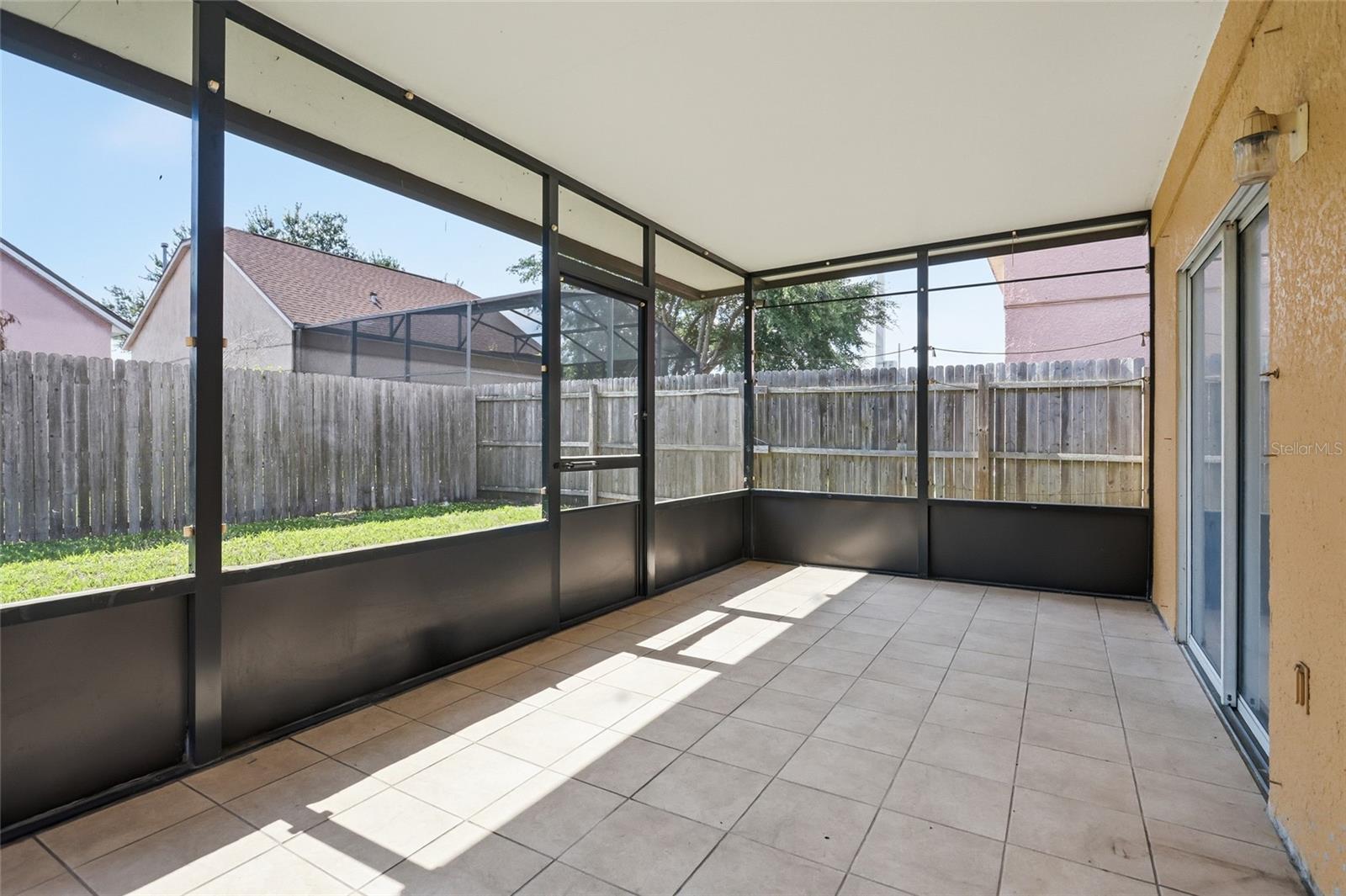 AVENTURA ESTATES - Residential