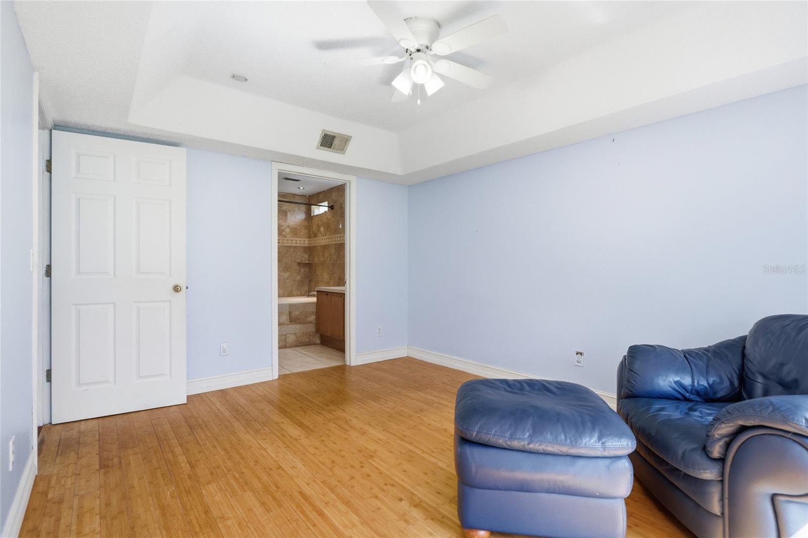 AVENTURA ESTATES - Residential