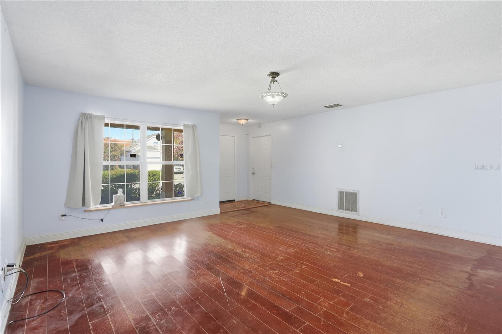 AVENTURA ESTATES - Residential