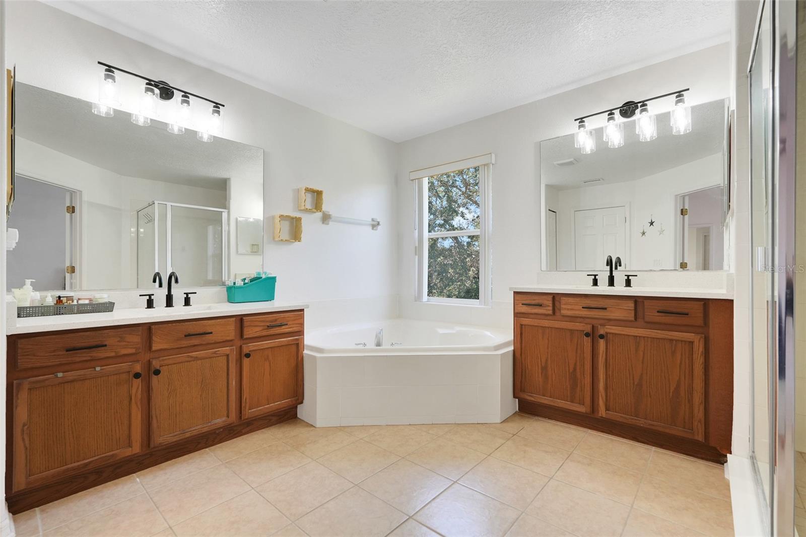 MOSS PARK RIDGE - Residential