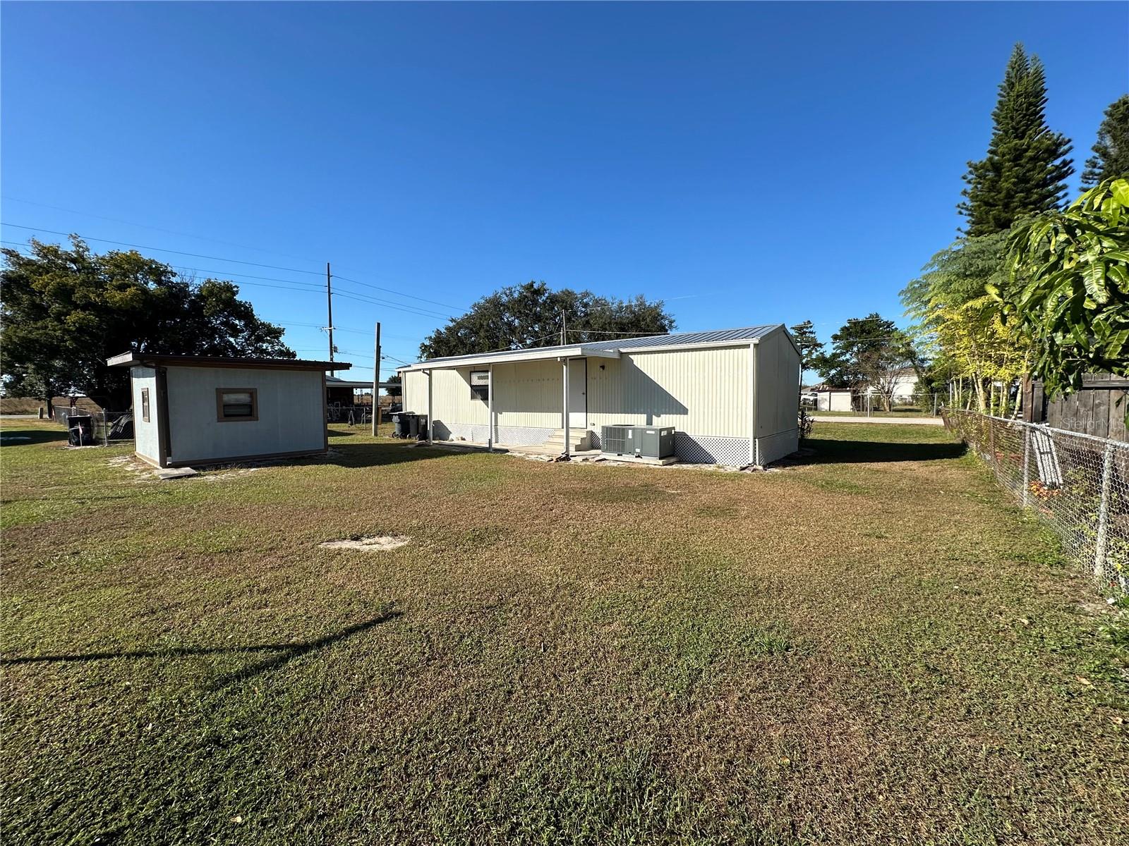 FRUITLAND PARK - Residential
