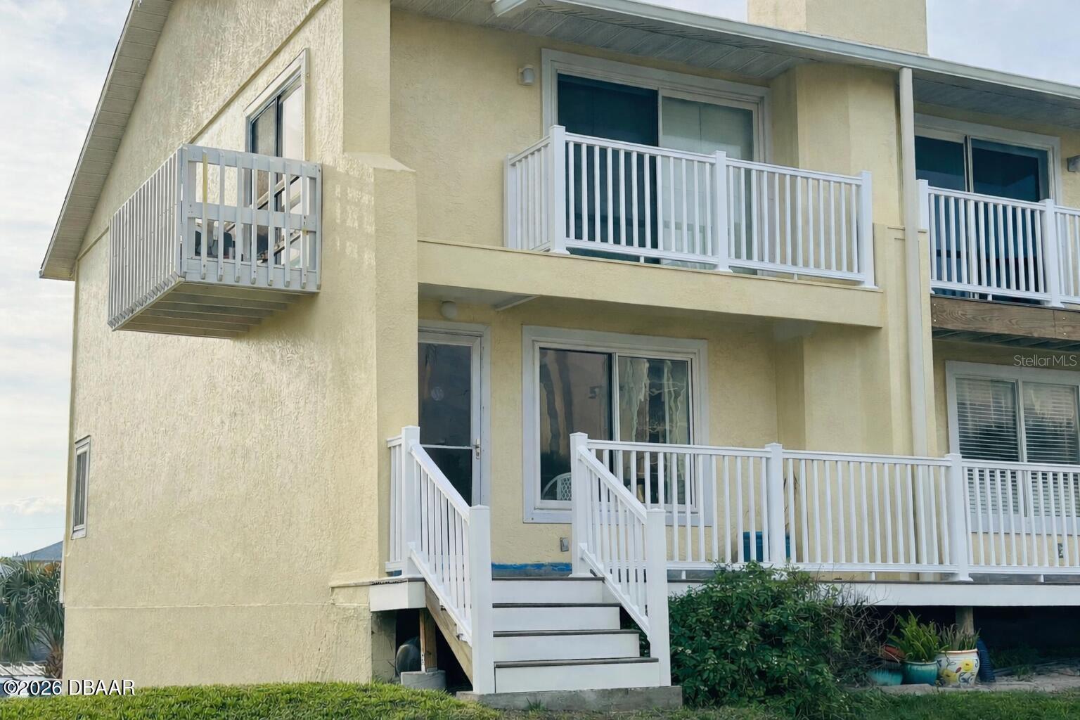 LIGHTHOUSE SHORES TWNHMS CONDO - Residential