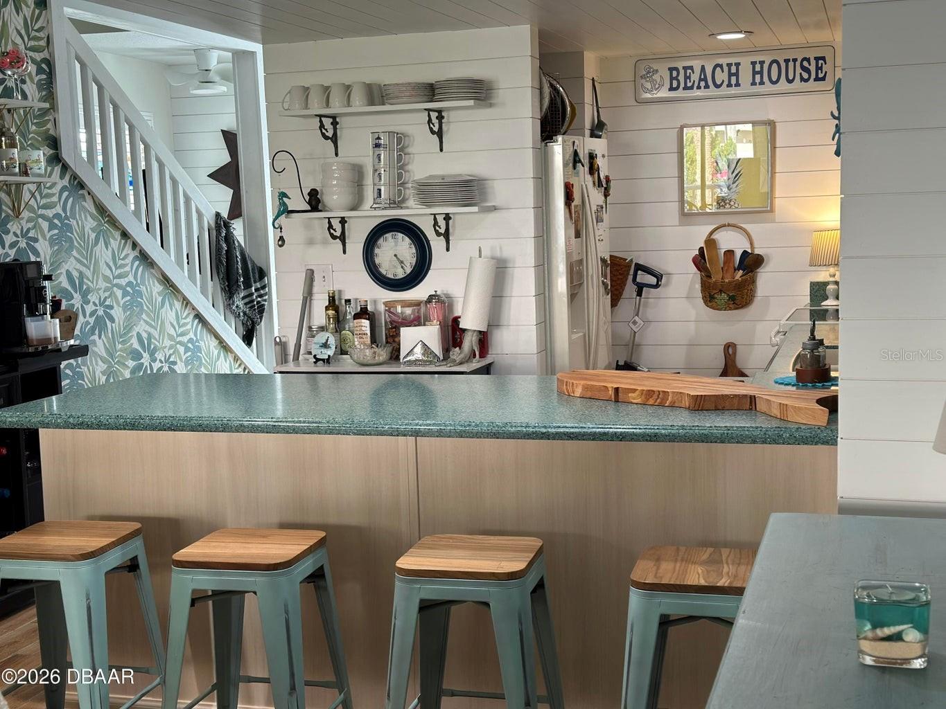 LIGHTHOUSE SHORES TWNHMS CONDO - Residential