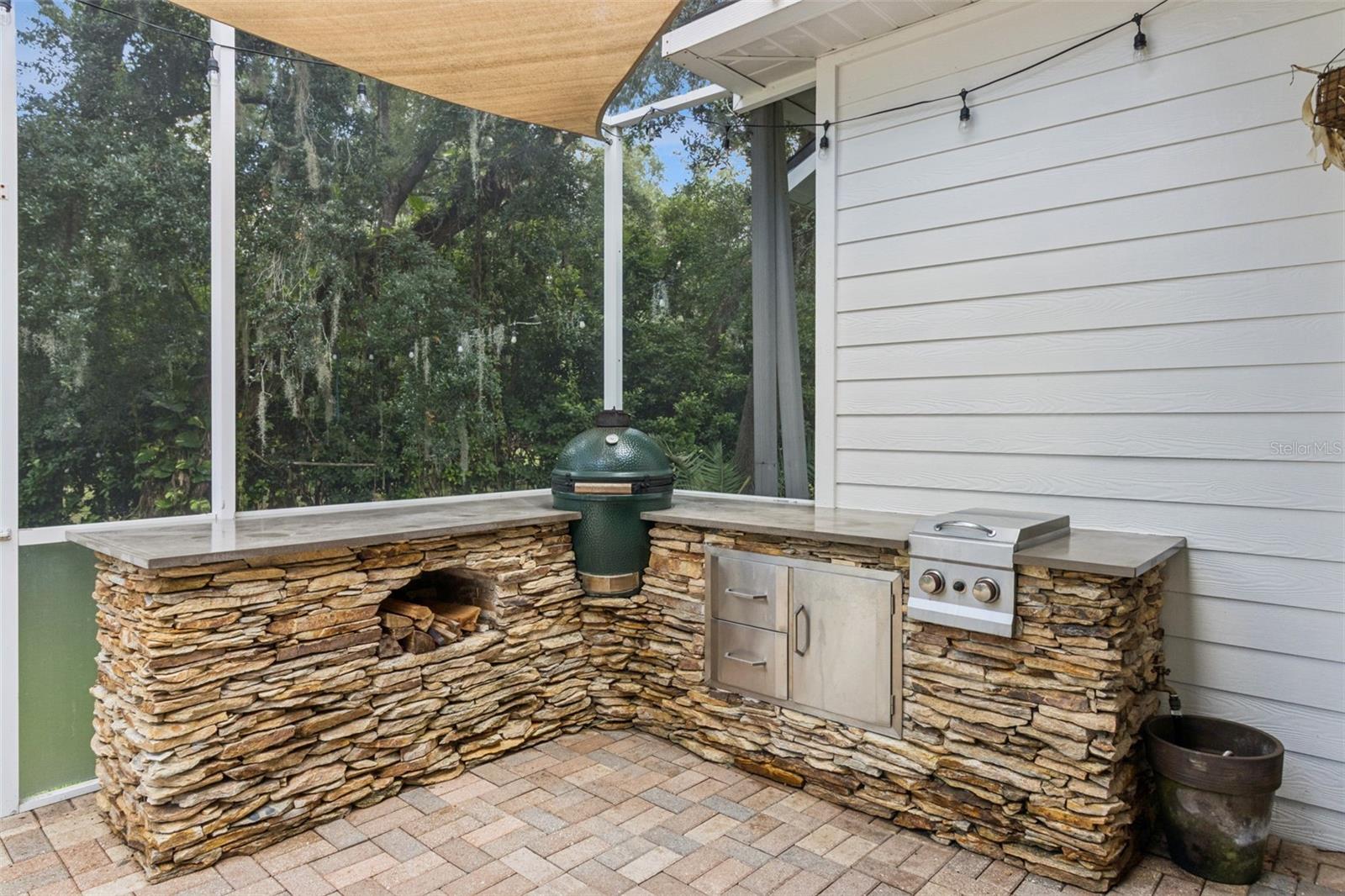 FISH HAWK TRAILS UN 1 & 2 - Residential